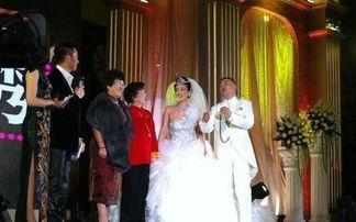 周立波老婆背景,出身名门，才华横溢的豪门夫人